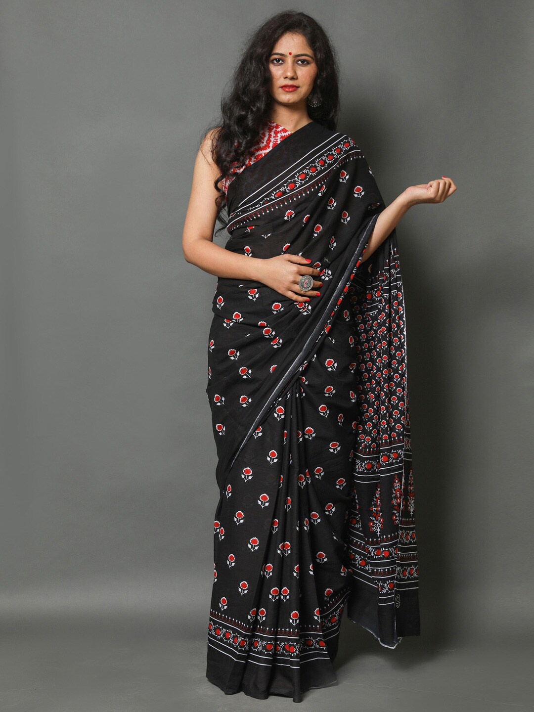 

KALINI Floral Printed Pure Cotton Saree, Black