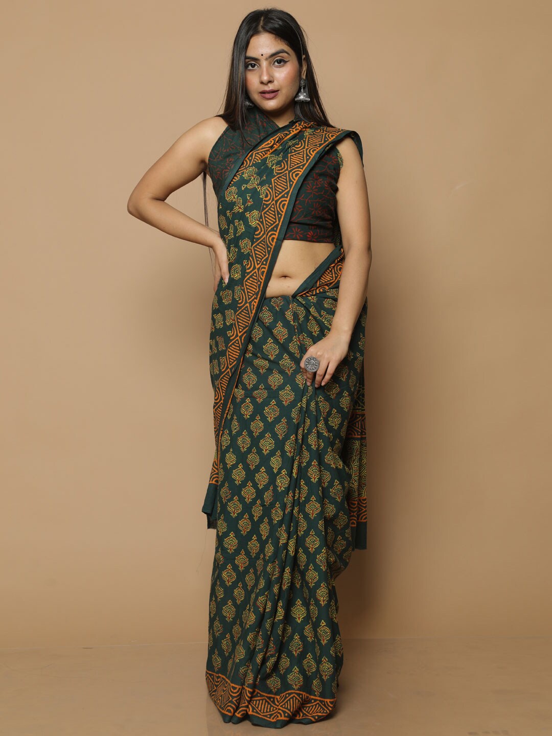 

KALINI Ethnic Motifs Printed Pure Cotton Saree, Green