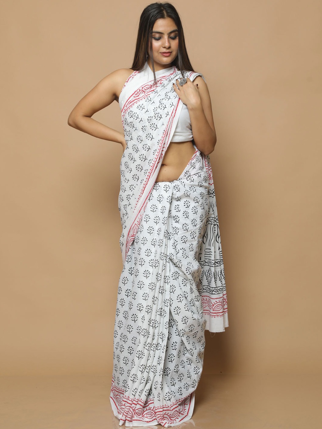 

KALINI Ethnic Motifs Printed Pure Cotton Saree, White