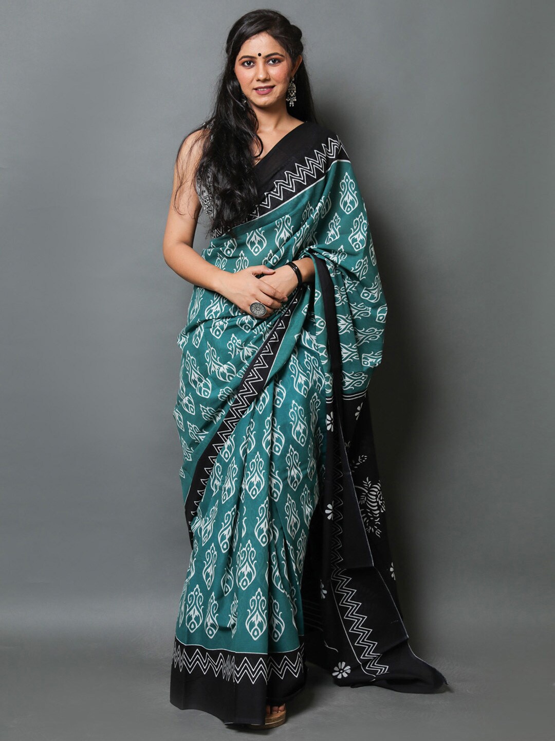 

KALINI Ethnic Motifs Printed Pure Cotton Saree, Green