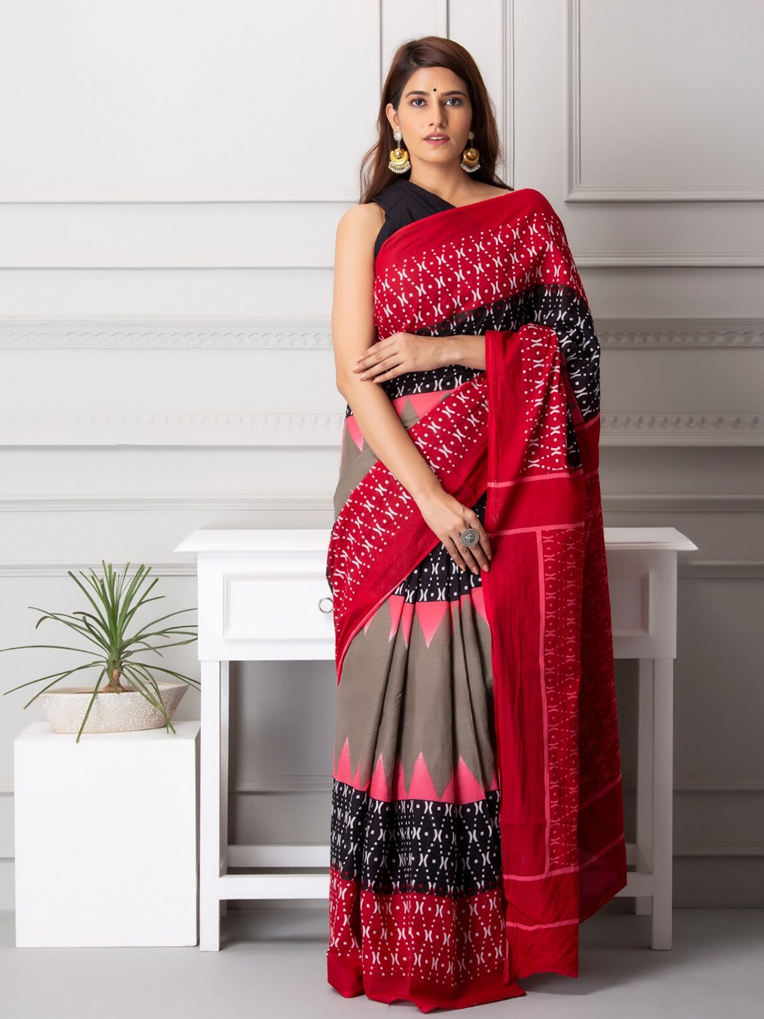 

KALINI Ethnic Motifs Printed Pure Cotton Saree, Red