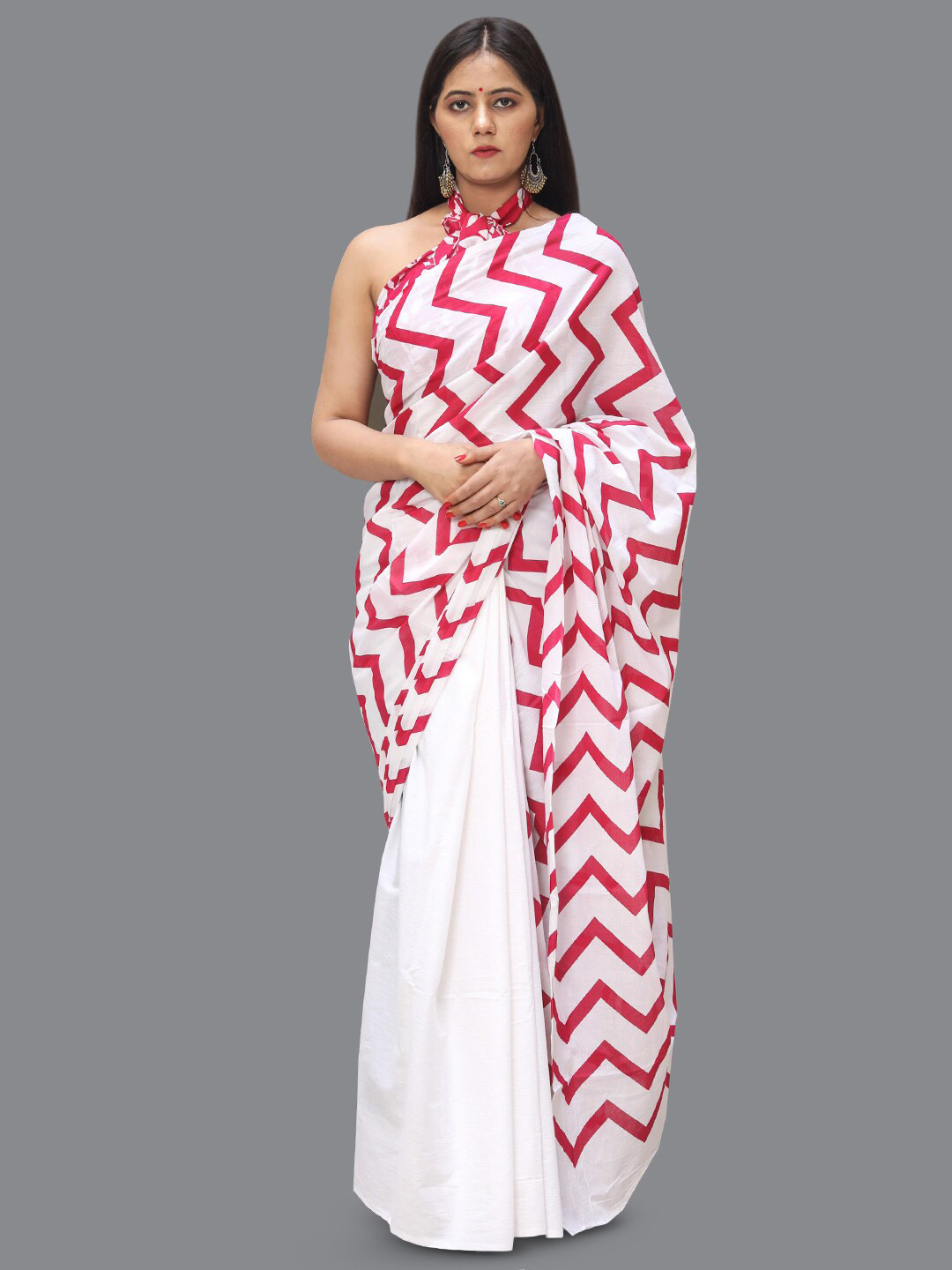 

KALINI Chevron Printed Pure Cotton Saree, White
