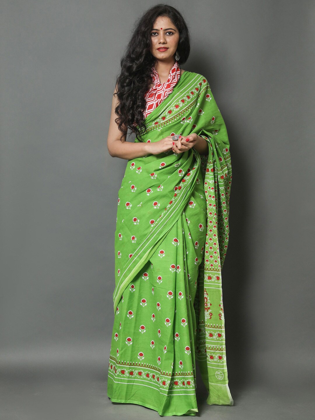 

KALINI Floral Printed Pure Cotton Saree, Green