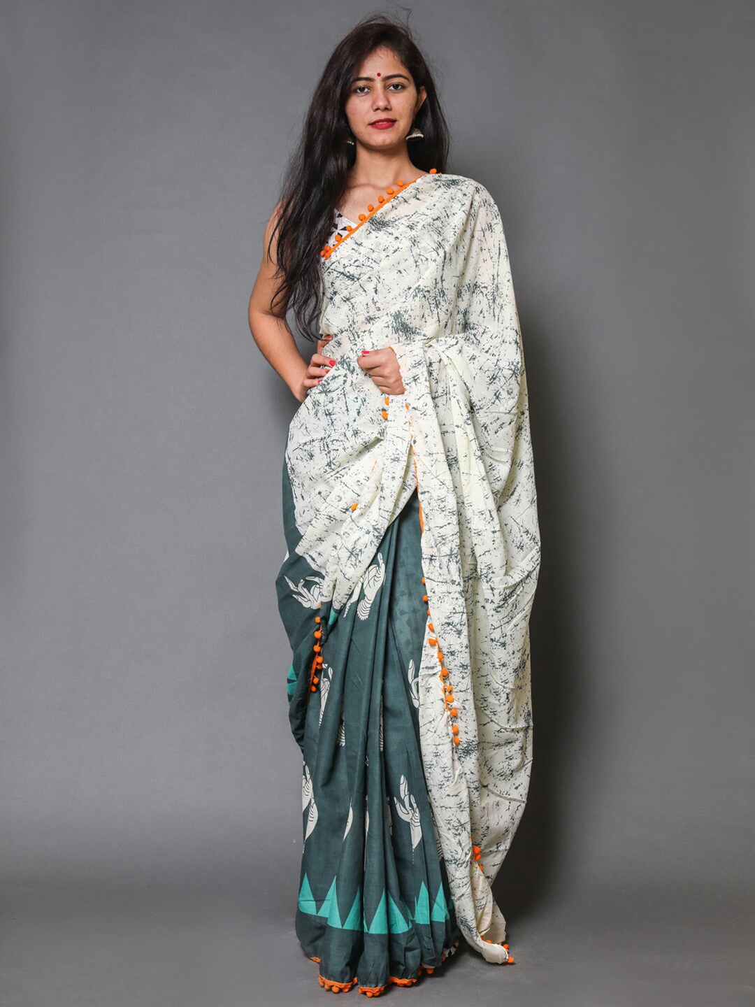

KALINI Abstract Printed Pure Cotton Saree, Green