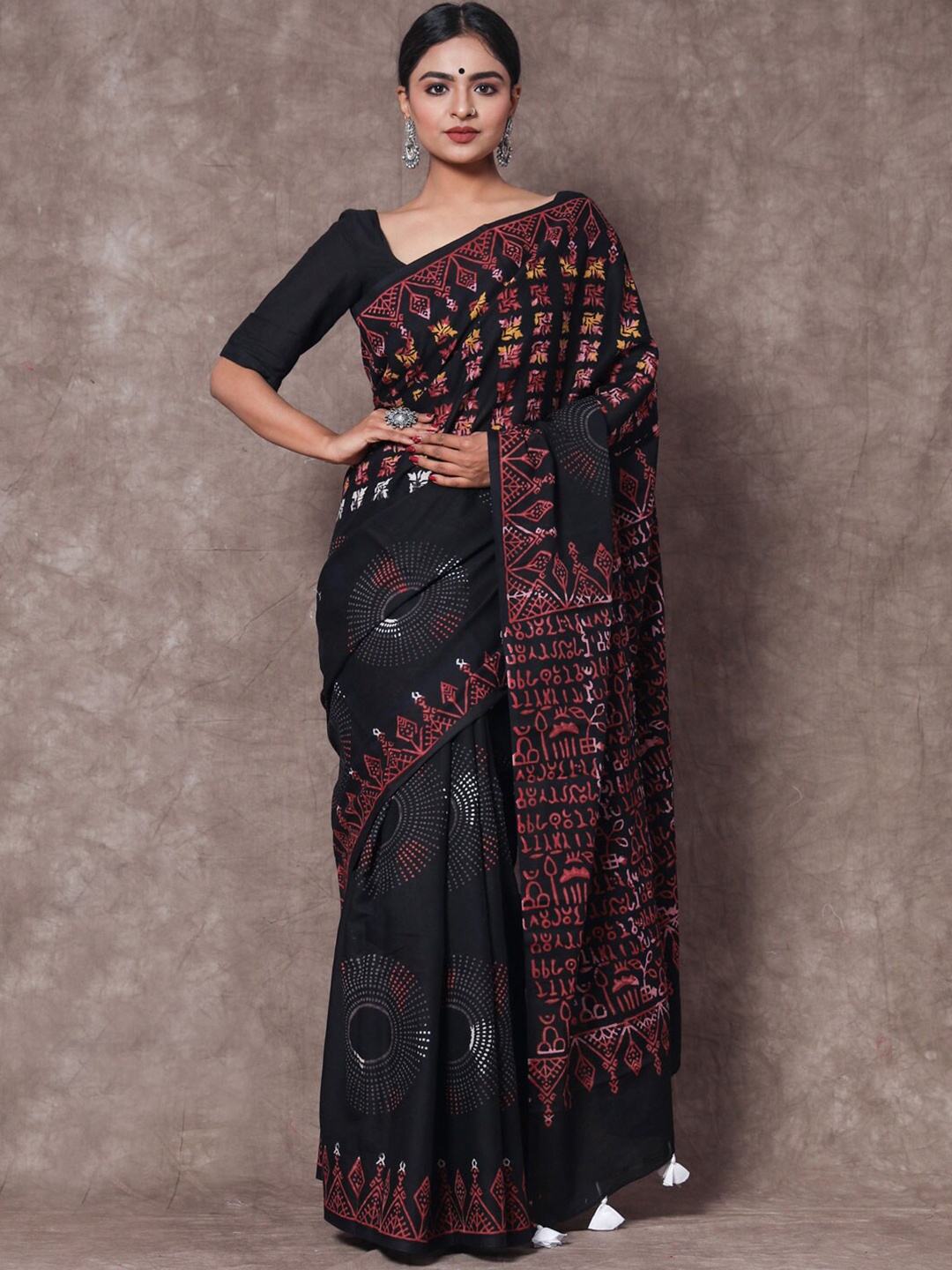 

KALINI Geometric Printed Pure Cotton Saree, Black