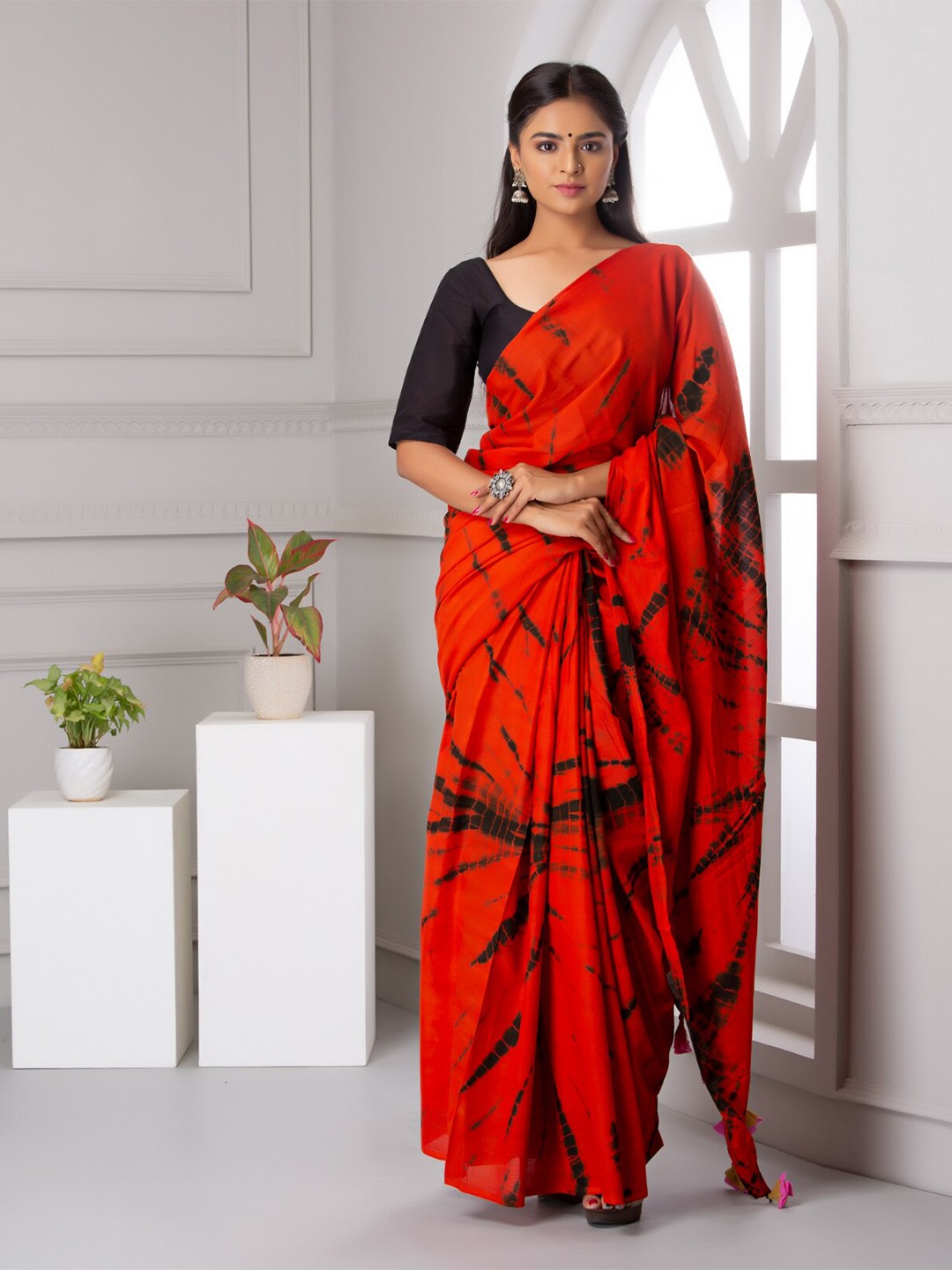 

KALINI Tie And Dye Pure Cotton Saree, Red