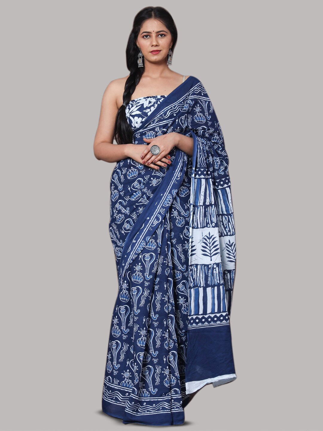 

KALINI Ethnic Motifs Printed Pure Cotton Saree, Navy blue