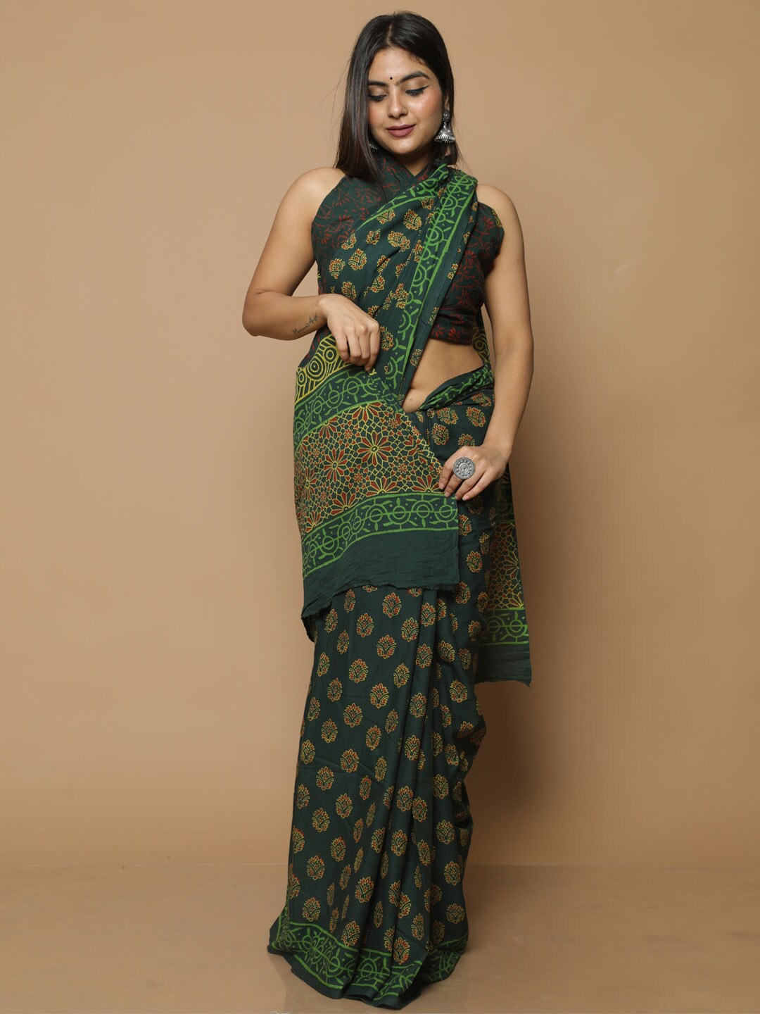 

KALINI Ethnic Motifs Printed Pure Cotton Saree, Green