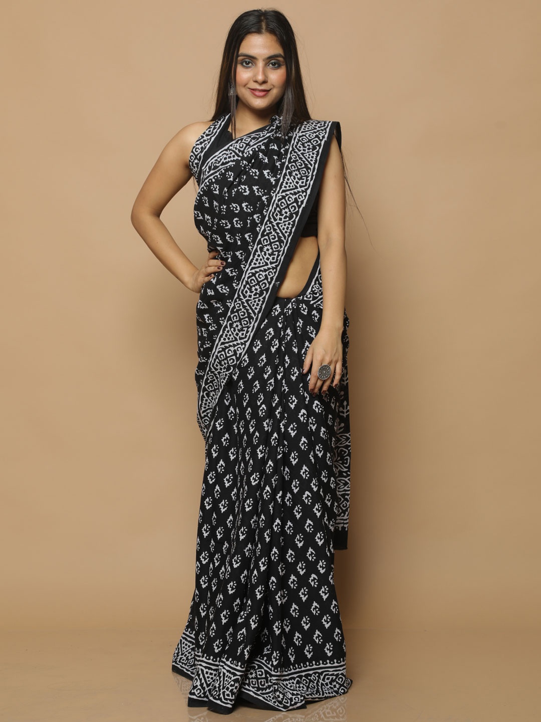 

KALINI Ethnic Motifs Printed Pure Cotton Saree, Black