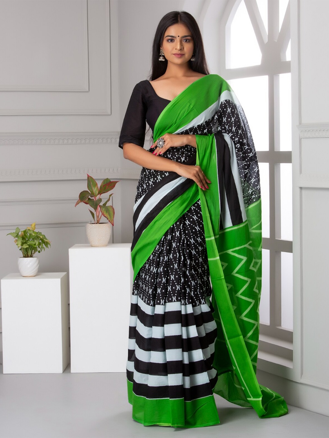 

KALINI Striped Pure Cotton Saree, Green