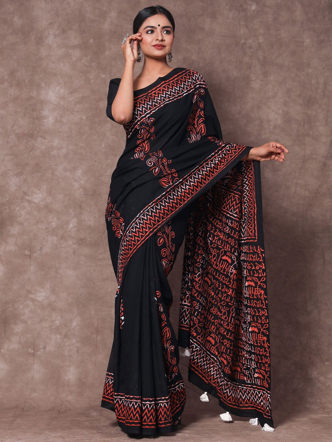 

KALINI Ethnic Motifs Printed Pure Cotton Saree, Black