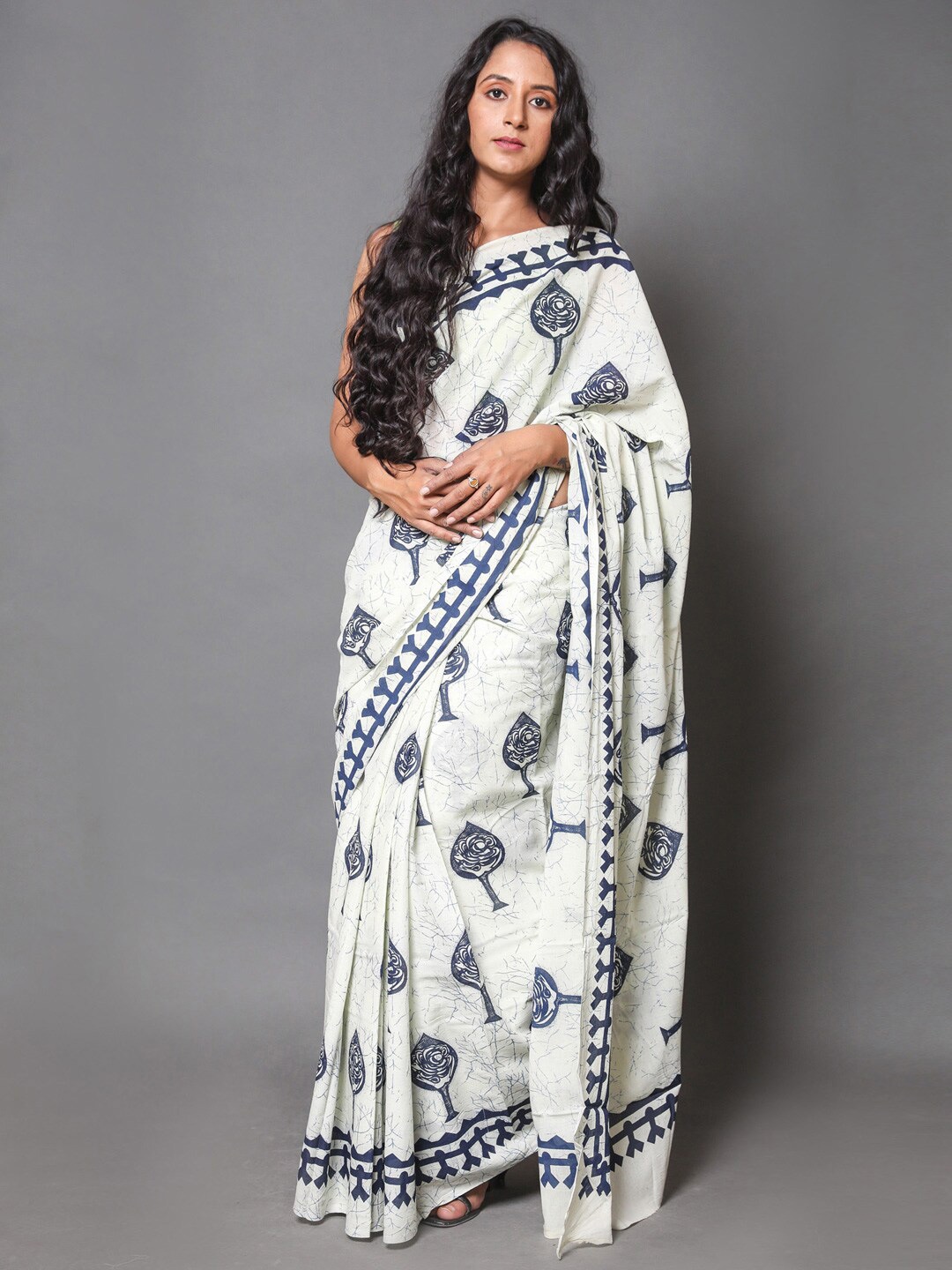

KALINI Ethnic Motifs Printed Pure Cotton Saree, Off white