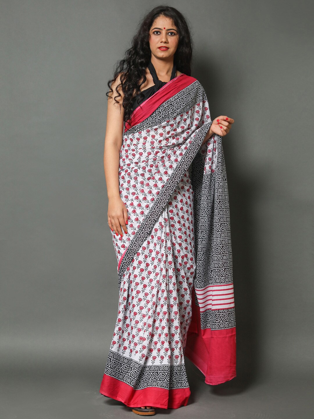 

KALINI Floral Printed Pure Cotton Saree, Red