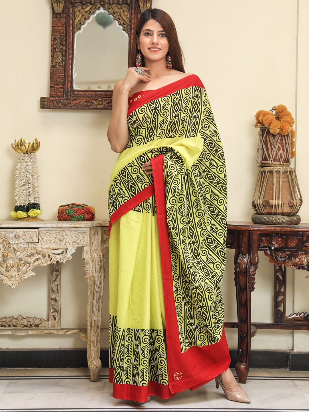 

KALINI Ethnic Motifs Printed Pure Cotton Saree, Yellow