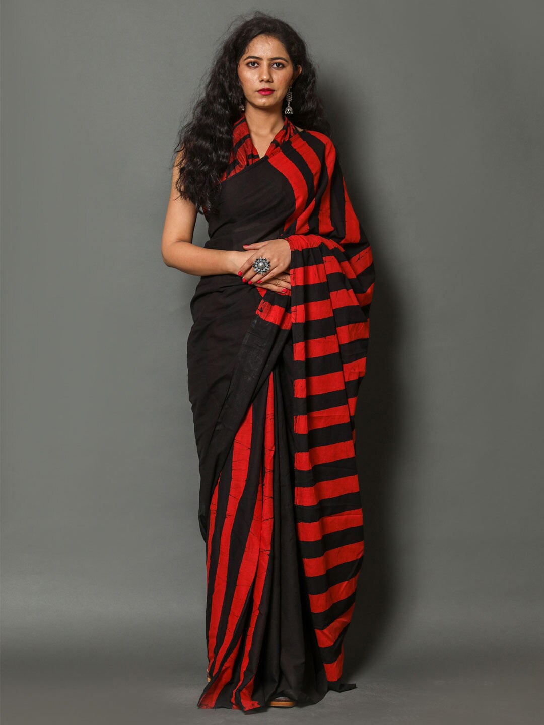 

KALINI Striped Pure Cotton Saree, Black