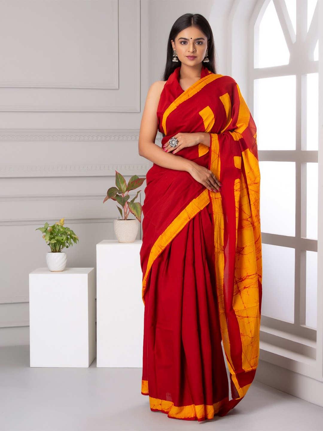 

KALINI Geometric Printed Pure Cotton Saree, Red