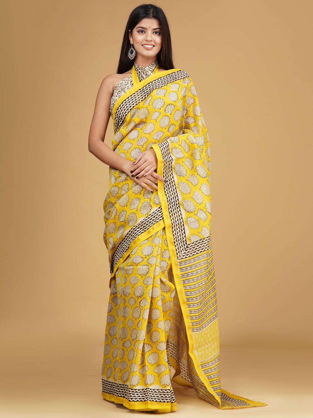 

KALINI Floral Printed Pure Cotton Saree, Yellow