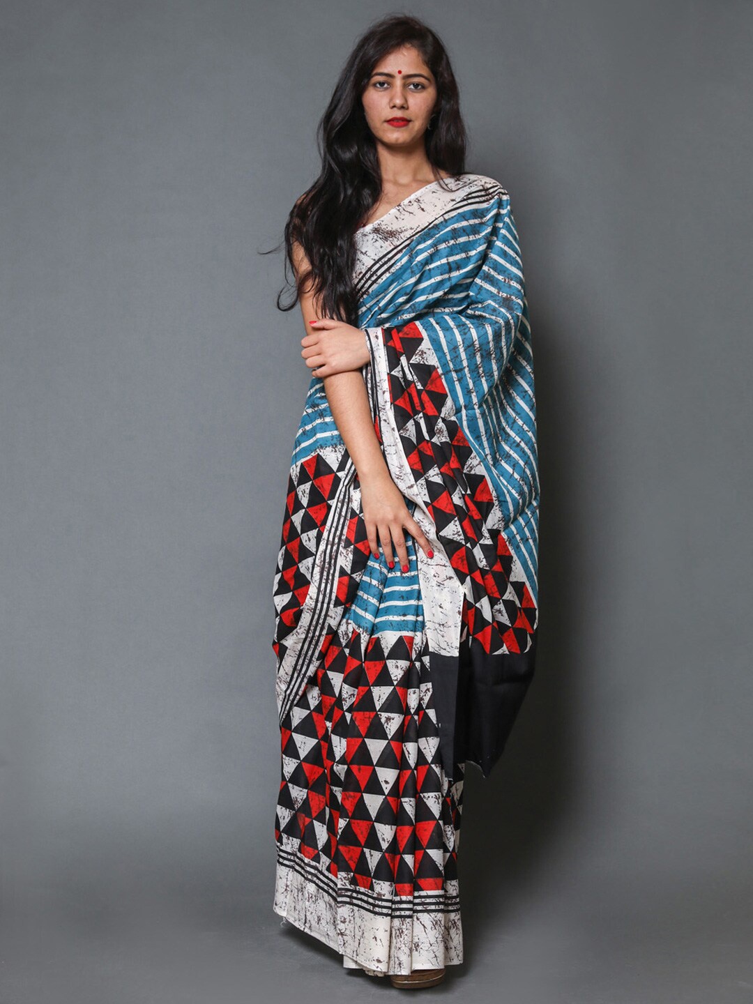 

KALINI Geometric Printed Pure Cotton Saree, Black