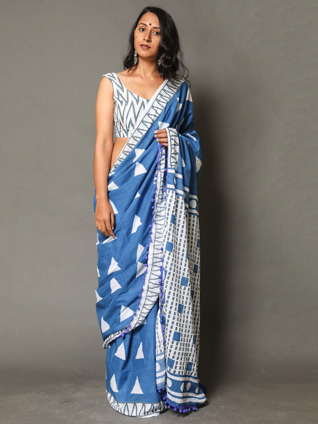 

KALINI Geometric Printed Pure Cotton Saree, Blue