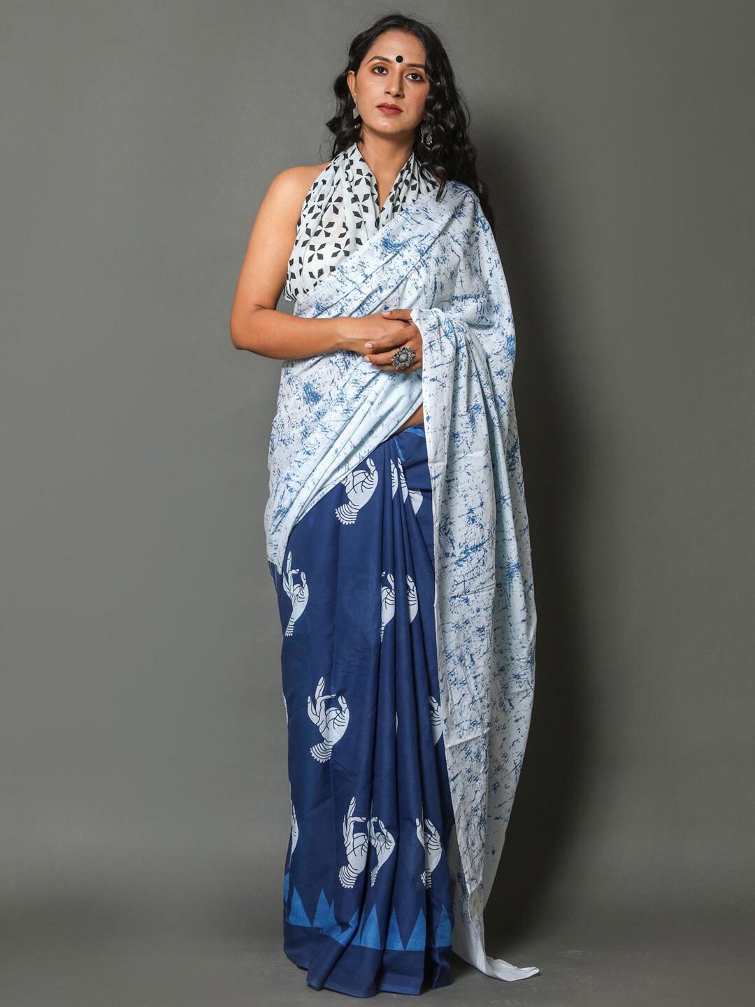 

KALINI Abstract Printed Pure Cotton Saree, Navy blue