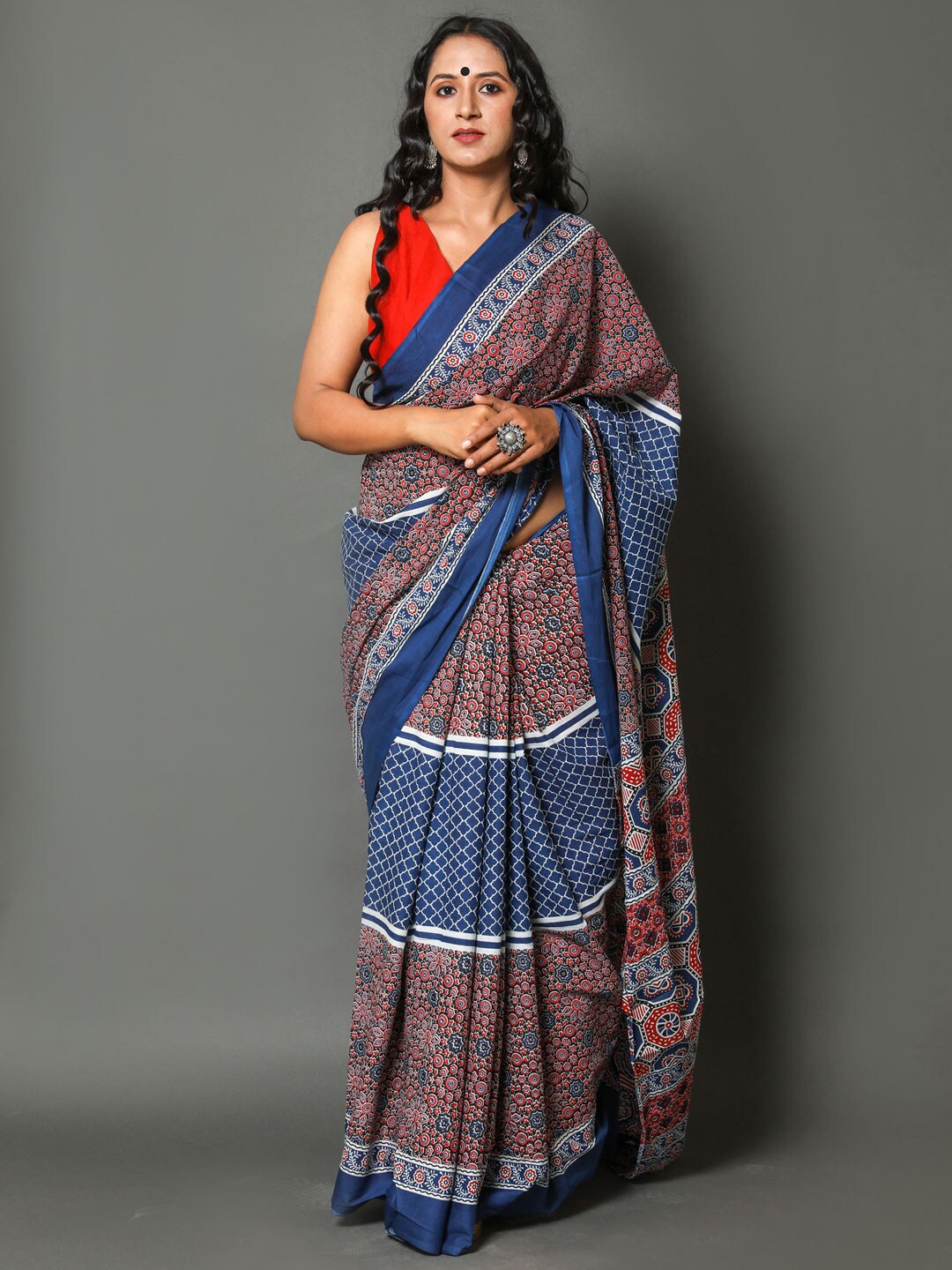 

KALINI Ajrak Block Printed Pure Cotton Saree, Navy blue