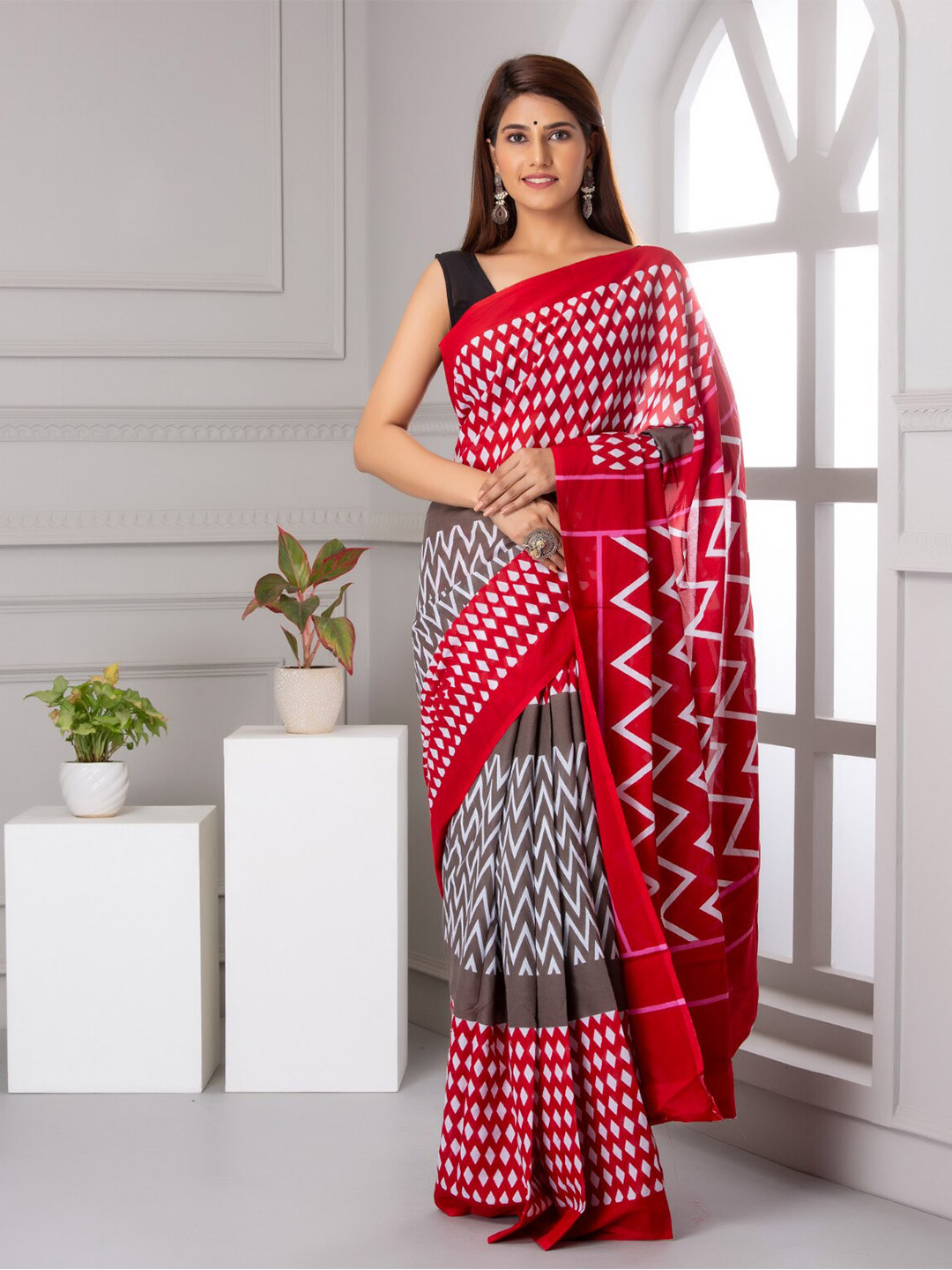 

KALINI Ethnic Motifs Printed Pure Cotton Saree, Red