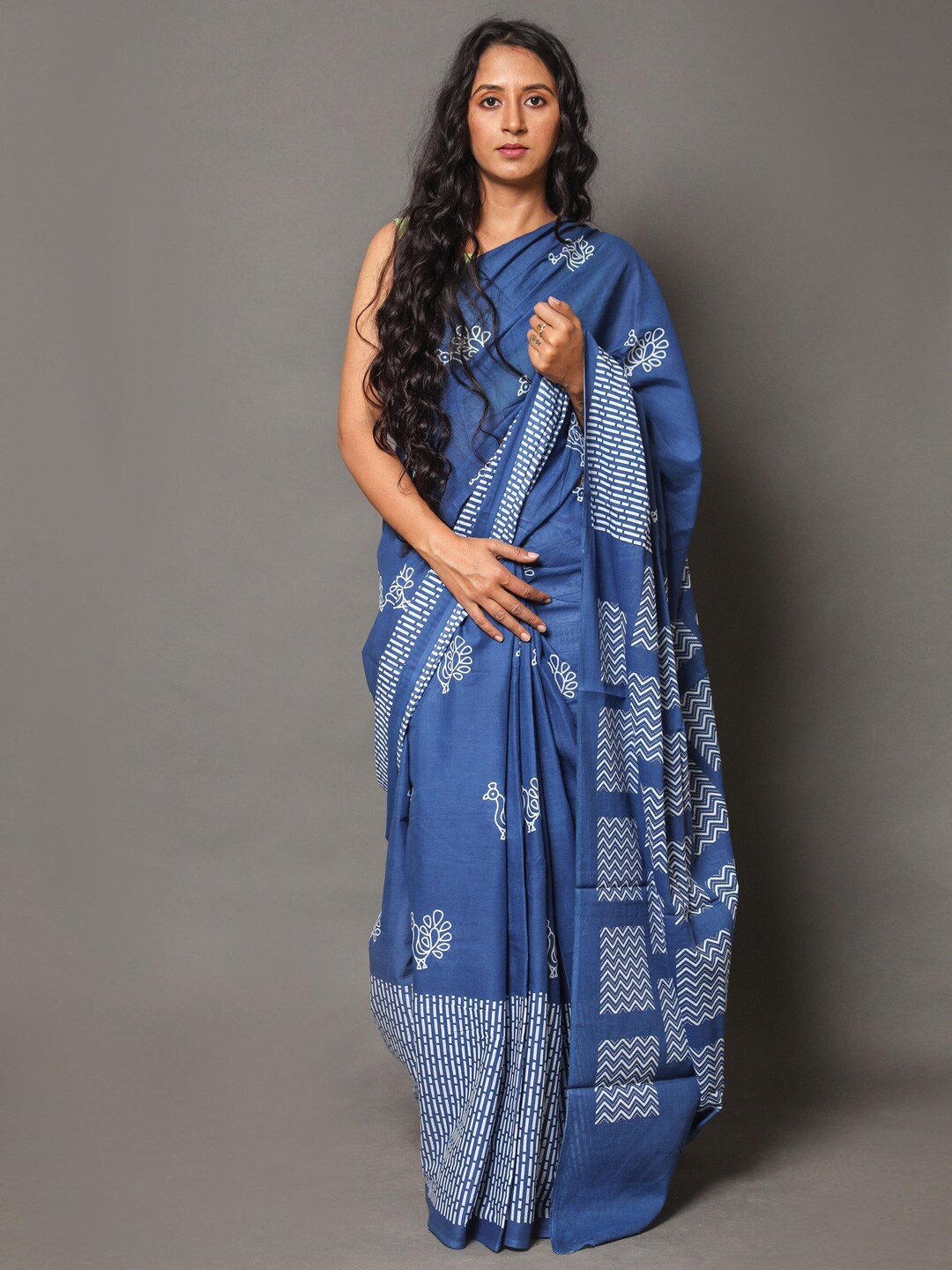 

KALINI Ethnic Motifs Printed Pure Cotton Saree, Navy blue