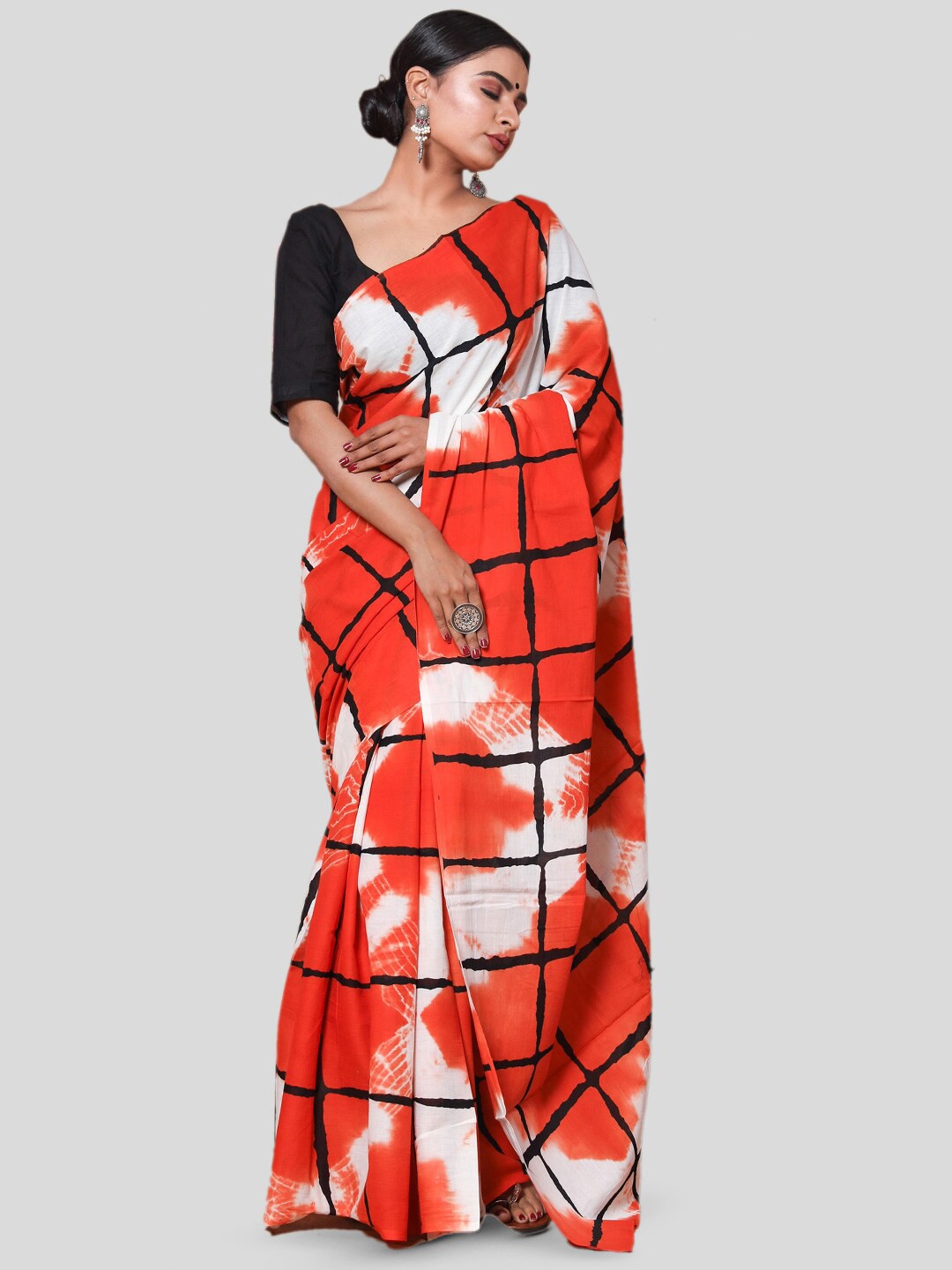 

KALINI Checked Pure Cotton Saree, Peach