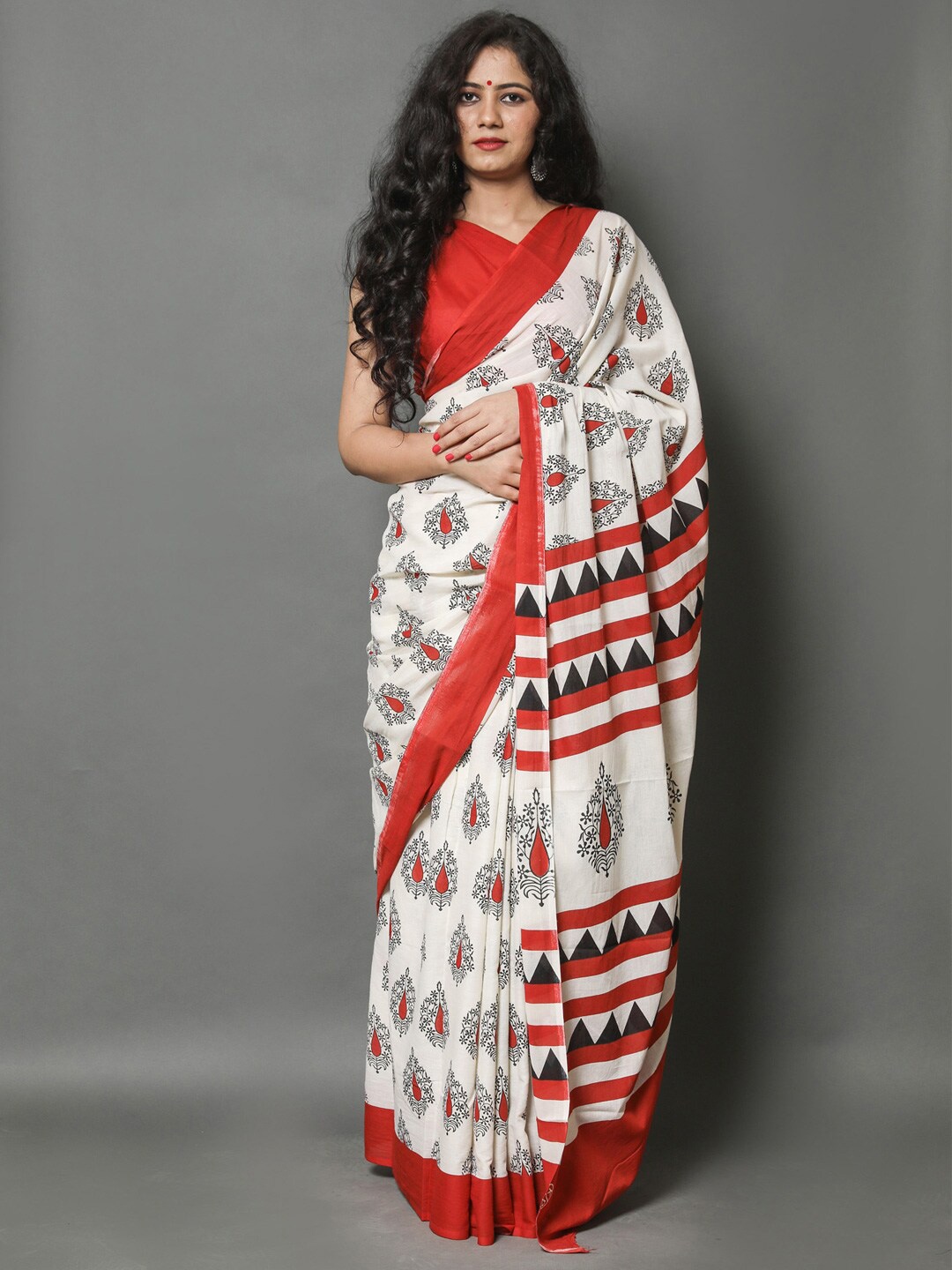 

KALINI Floral Printed Pure Cotton Saree, Off white