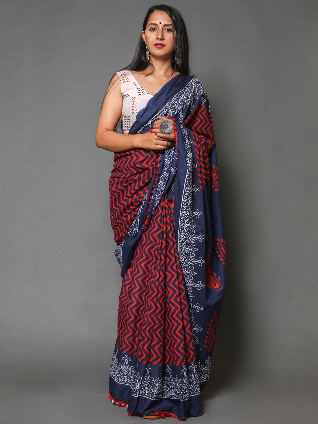 

KALINI Chevron Printed Pure Cotton Saree, Navy blue