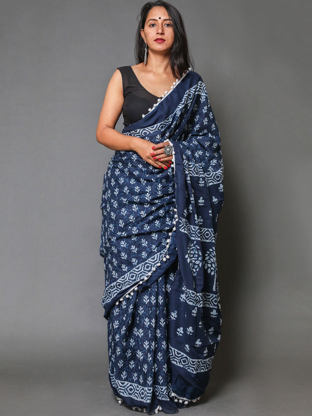 

KALINI Floral Printed Pure Cotton Saree, Navy blue