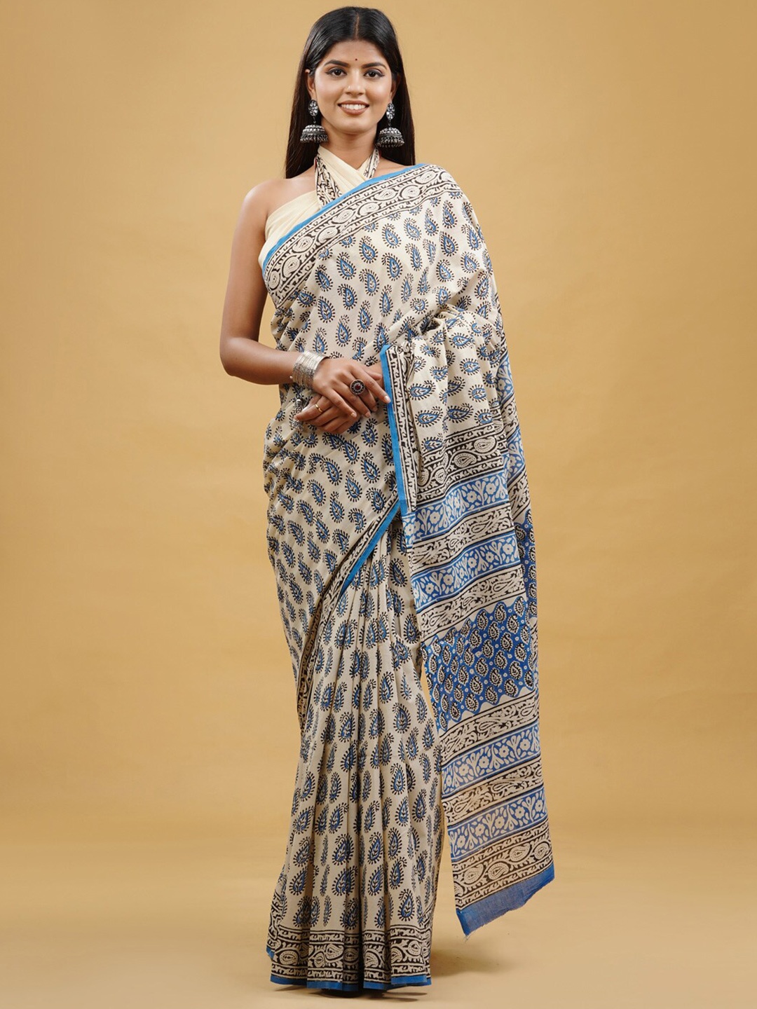 

KALINI Ethnic Motifs Printed Pure Cotton Saree, Cream