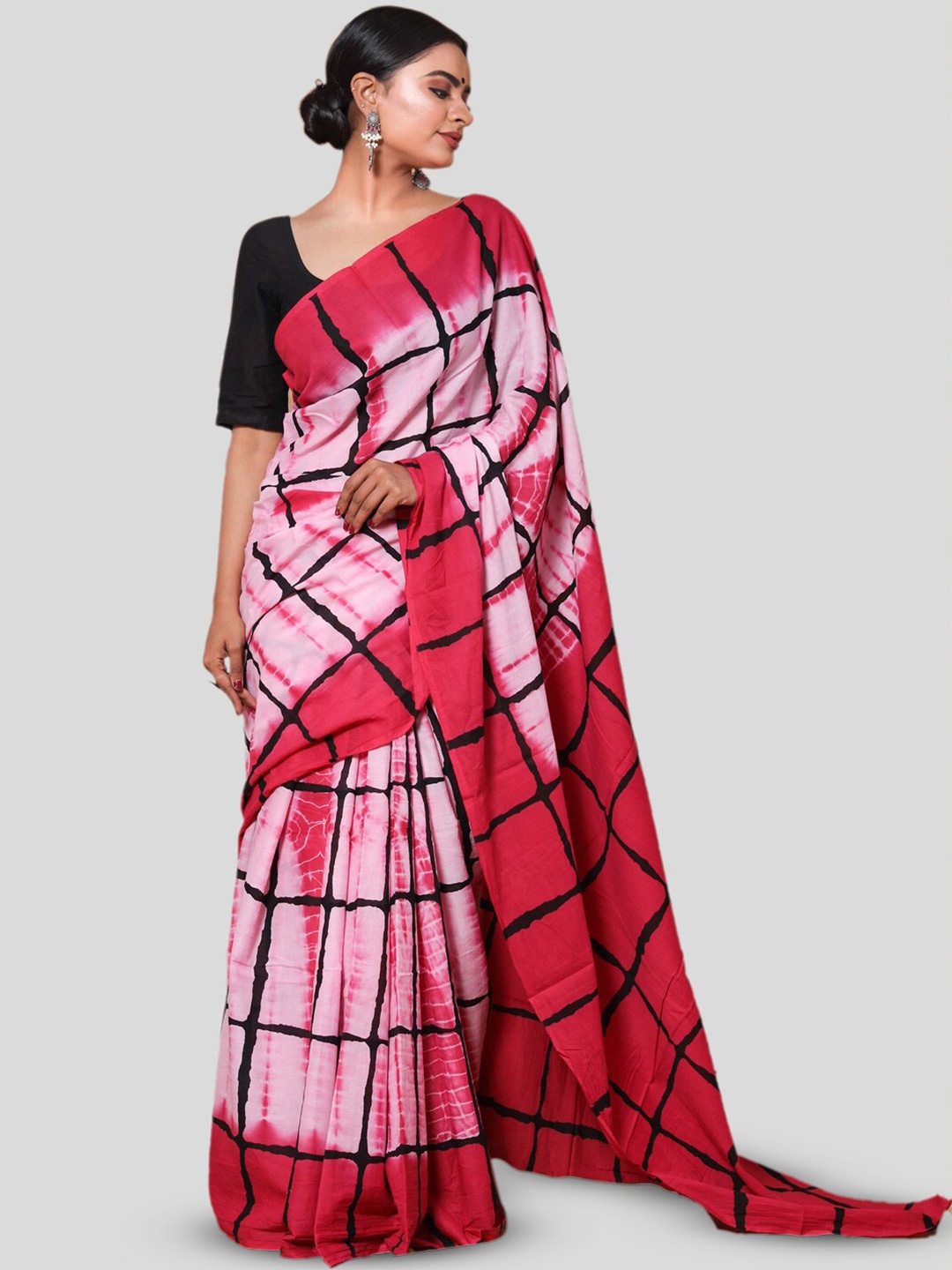 

KALINI Checked Pure Cotton Saree, Red