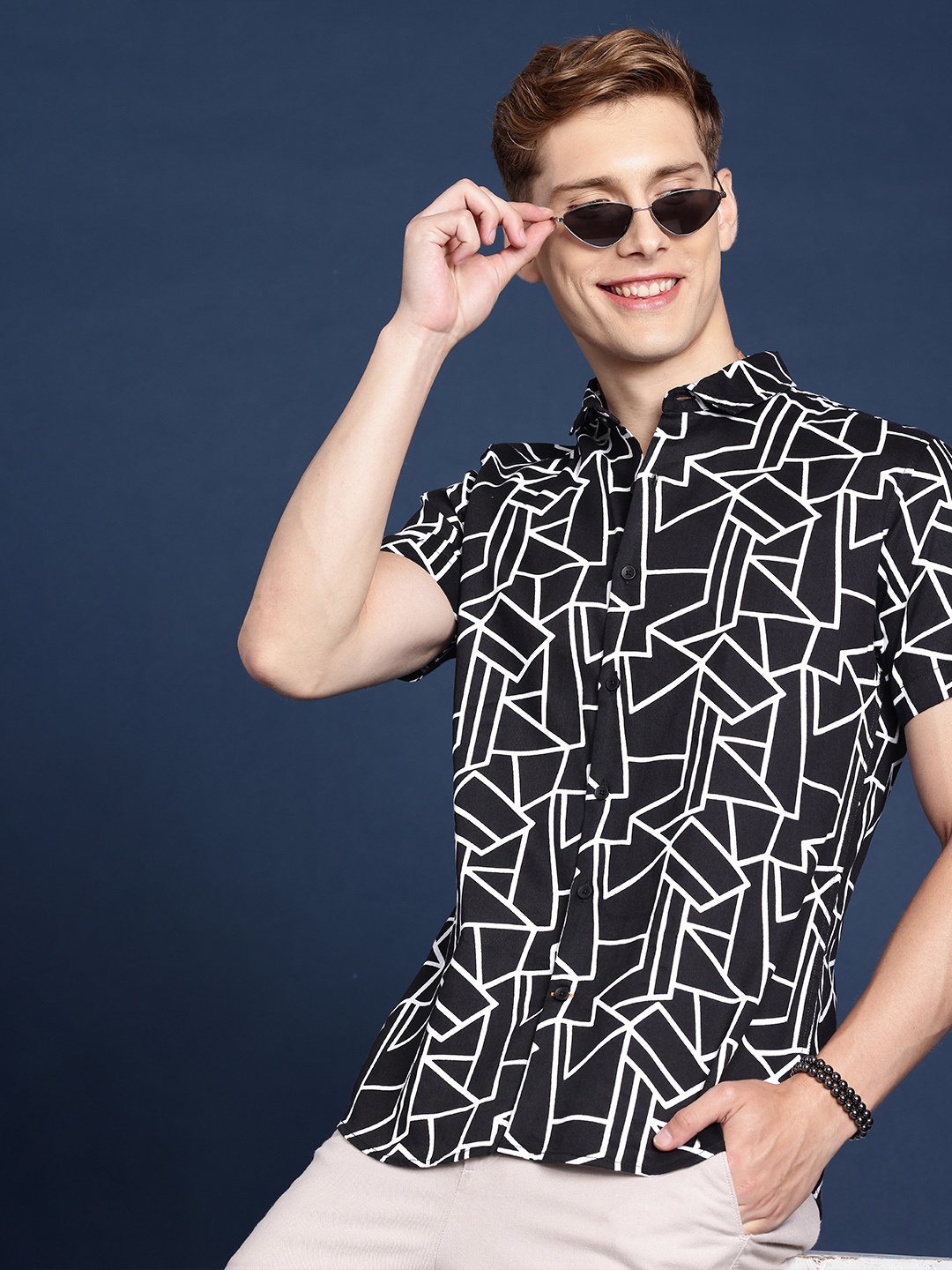 

Mast & Harbour Men Slim Fit Printed Casual Shirt, Black