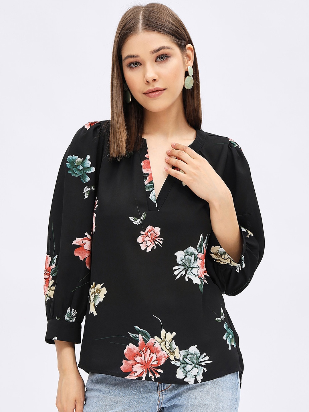 

Harpa Floral Printed V-Neck Cuffed Sleeves Top, Black
