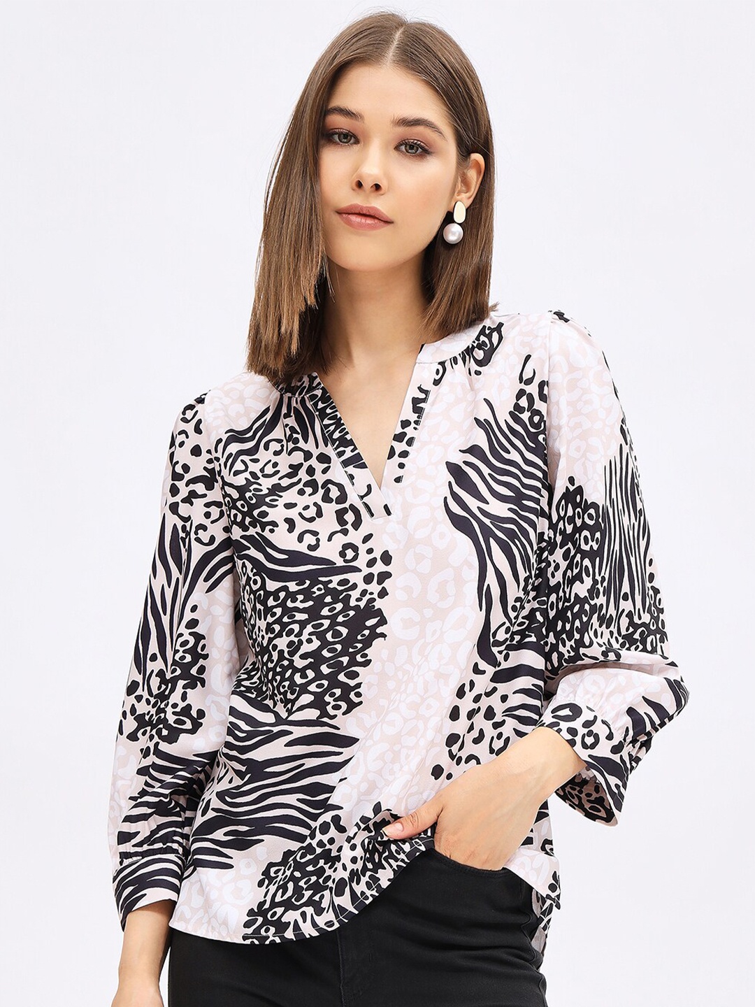 

Harpa Abstract Printed Mandarin Collar Top, Beige