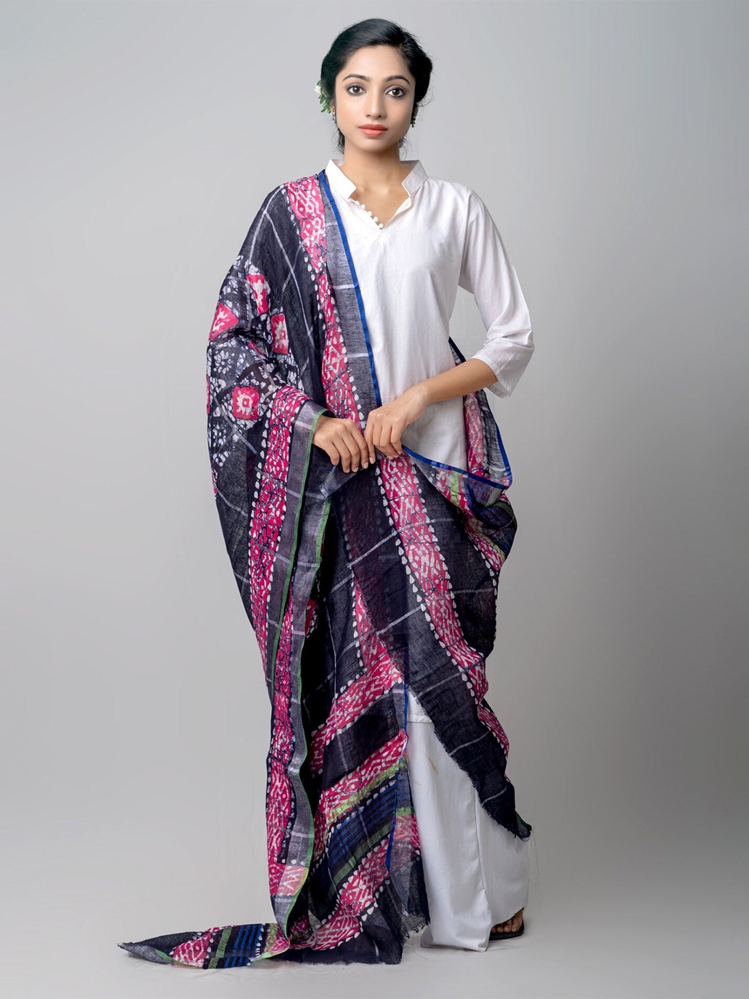 

Unnati Silks Geometric Printed Linen Batik Dupatta, Navy blue