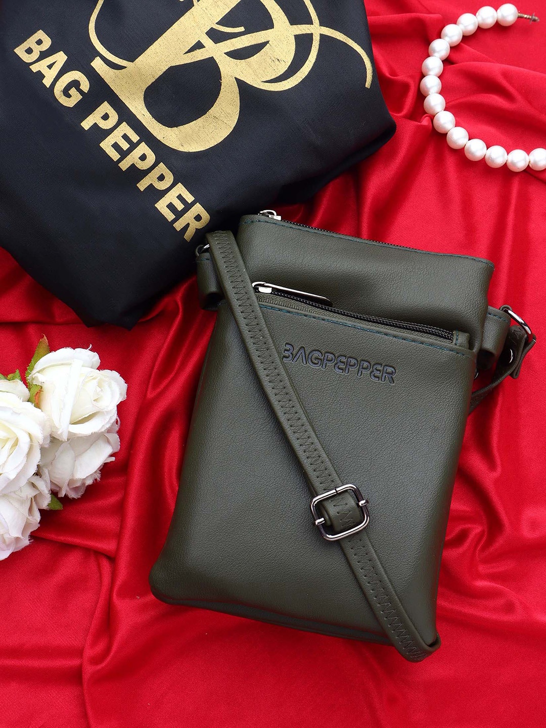 

Bag Pepper Structured Sling Bag, Olive