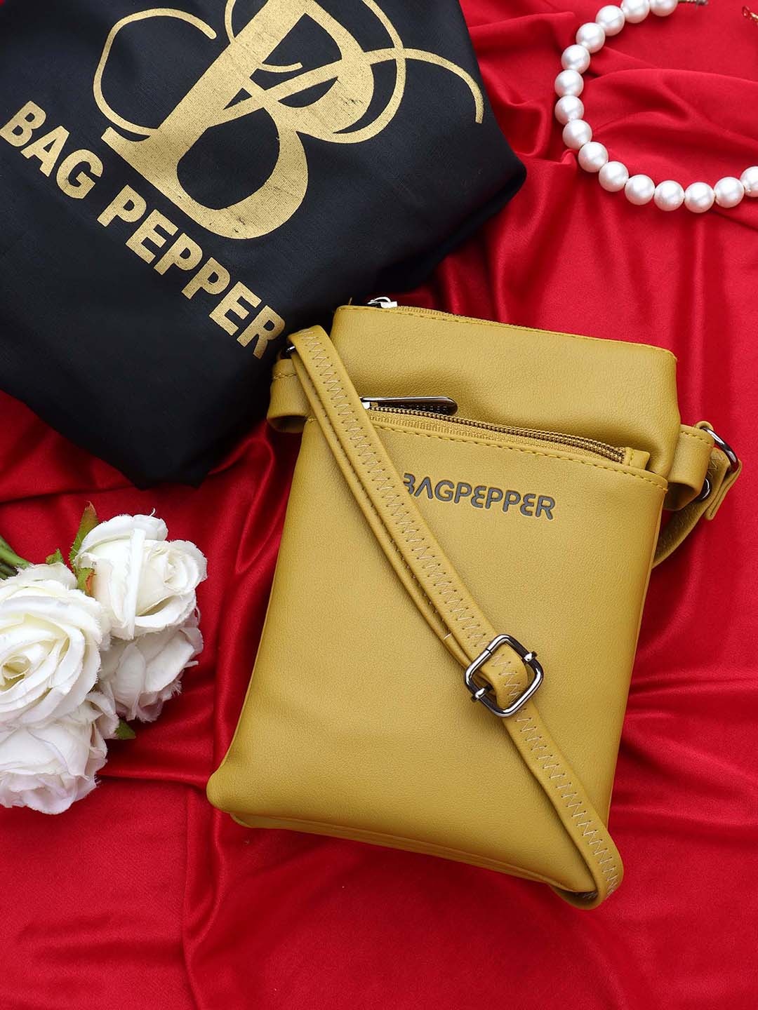 

Bag Pepper Structured Sling Bag, Yellow