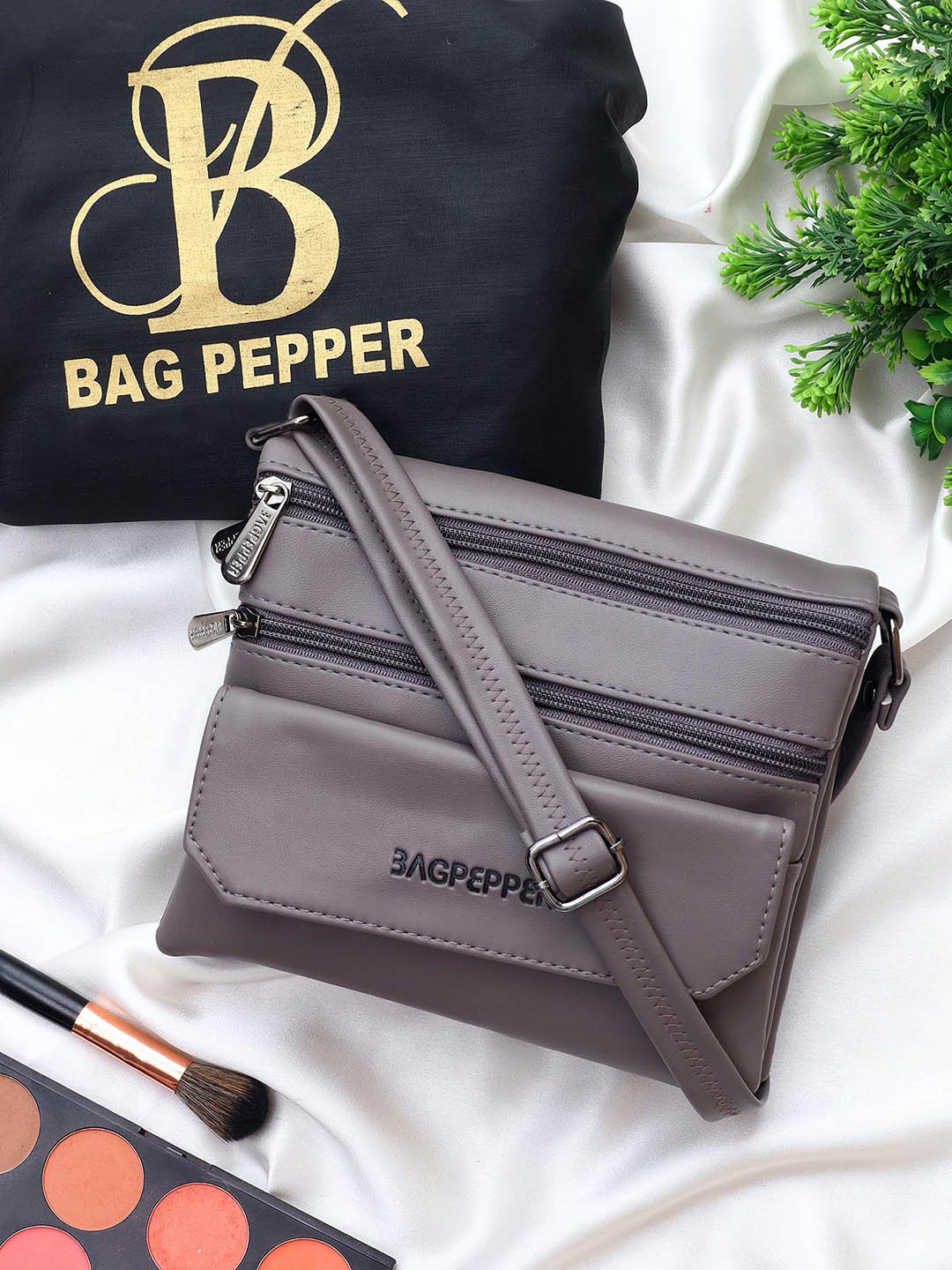 

Bag Pepper Miniature Sling Bag, Grey