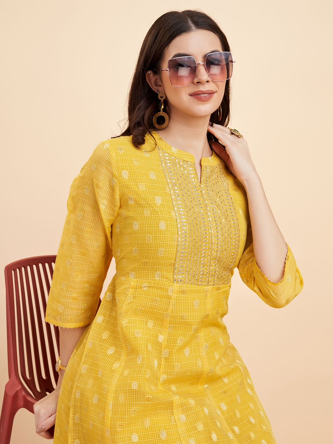 

Ishin Geometric Embroidered Kurta, Yellow