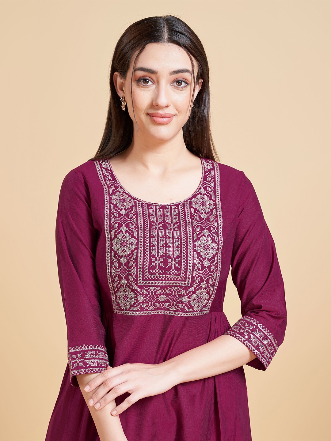 

Ishin Ethnic Motifs Yoke Design Kurta, Magenta