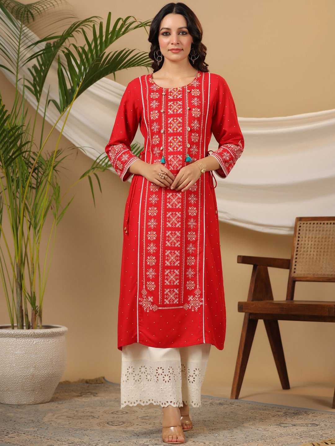 

Juniper Ethnic Motifs Woven Design Round Neck Straight Kurta, Red