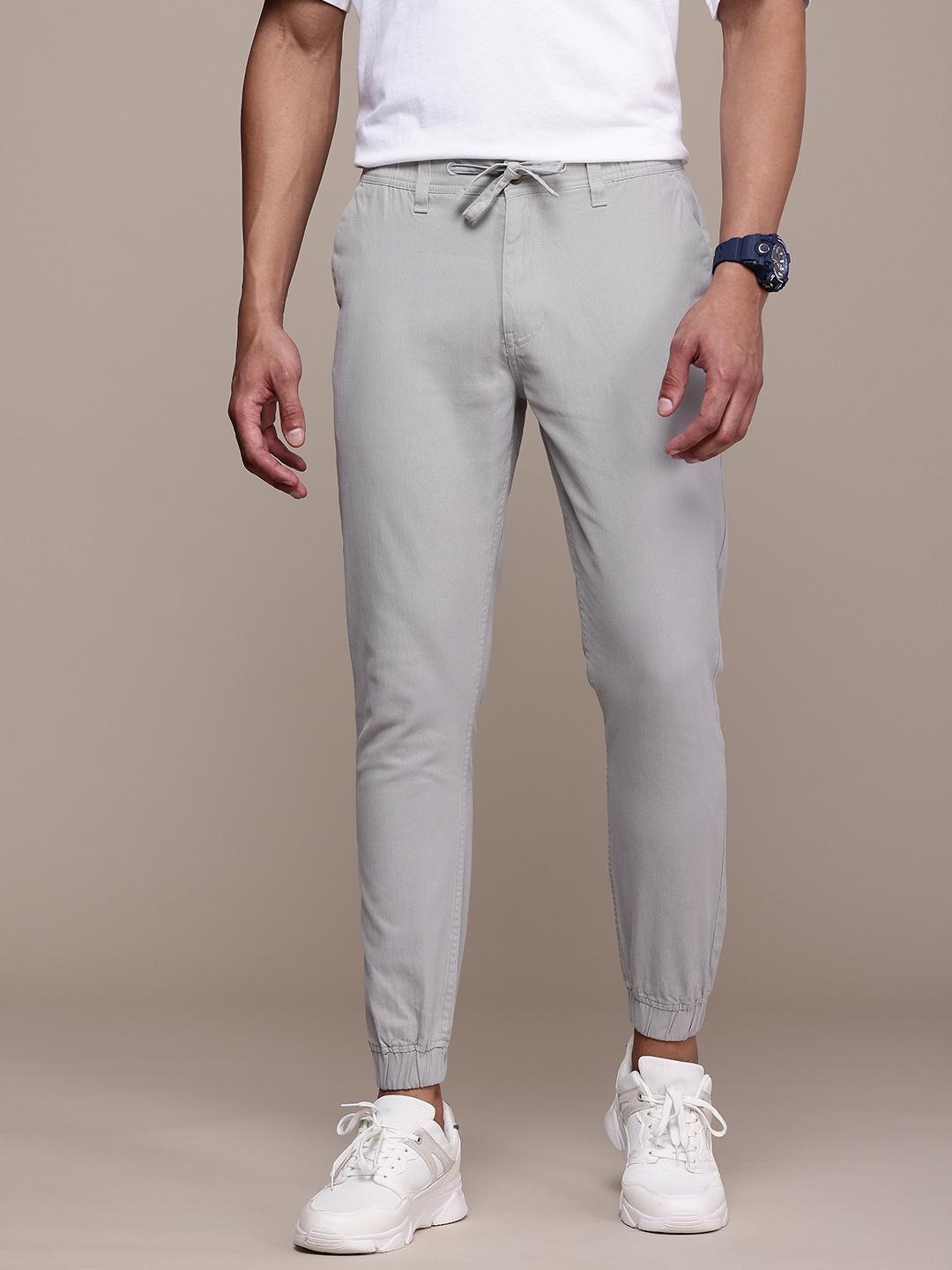 

WROGN Men Joggers Trousers, Grey