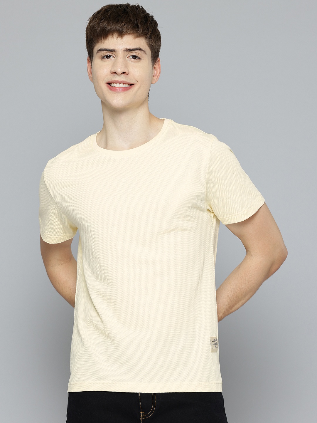 

Aeropostale Drop-Shoulder Sleeve Relaxed Fit T-shirt, Cream