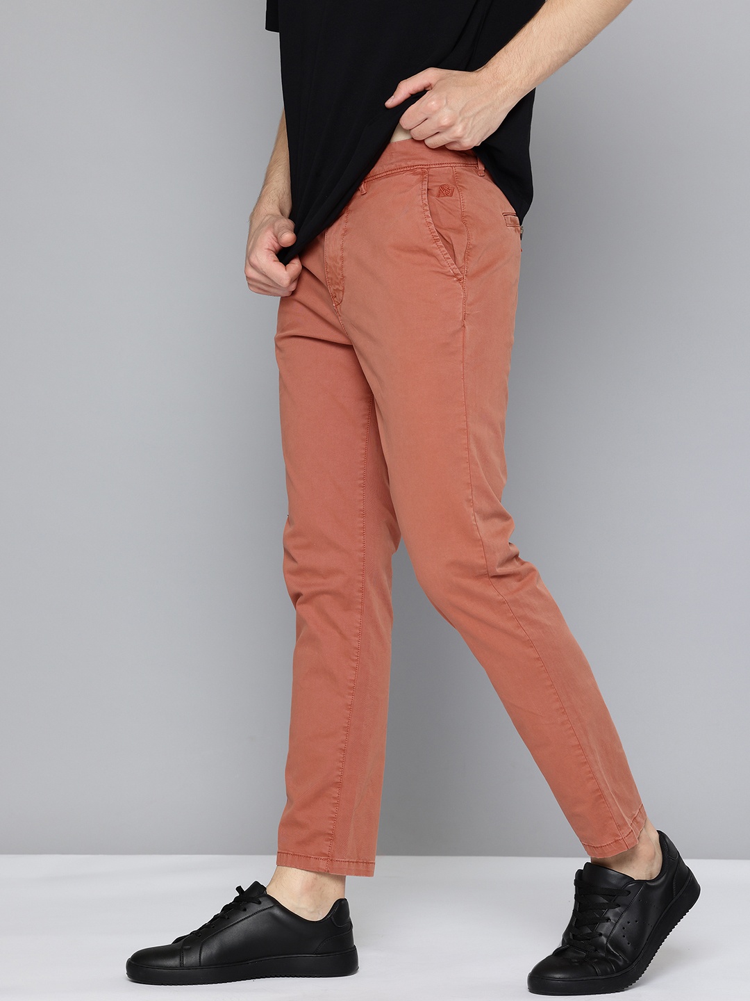

Aeropostale Men Slim Fit Chinos, Rust
