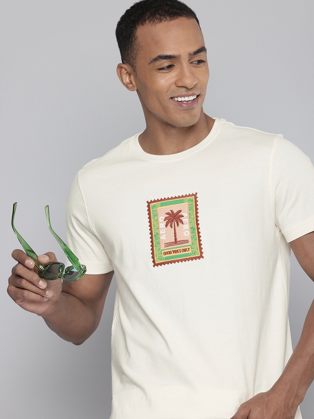 

Aeropostale Pure Cotton Applique Detail T-shirt, Off white