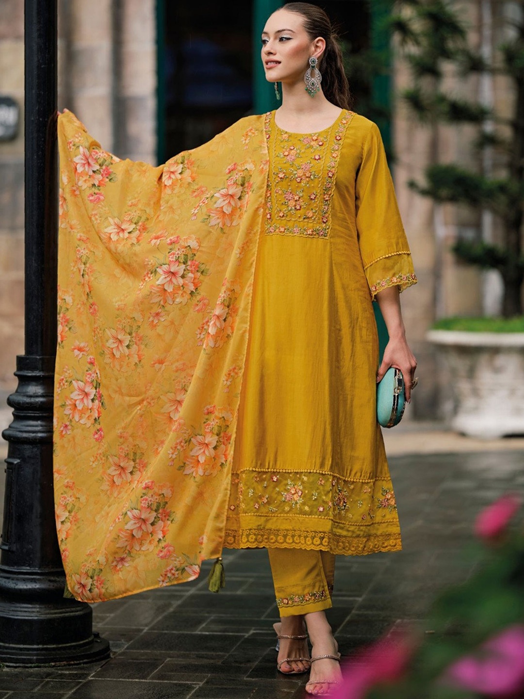 

KALINI Floral Yoke Design Thread Work Straight Kurta with Trousers & With Dupatta, Yellow