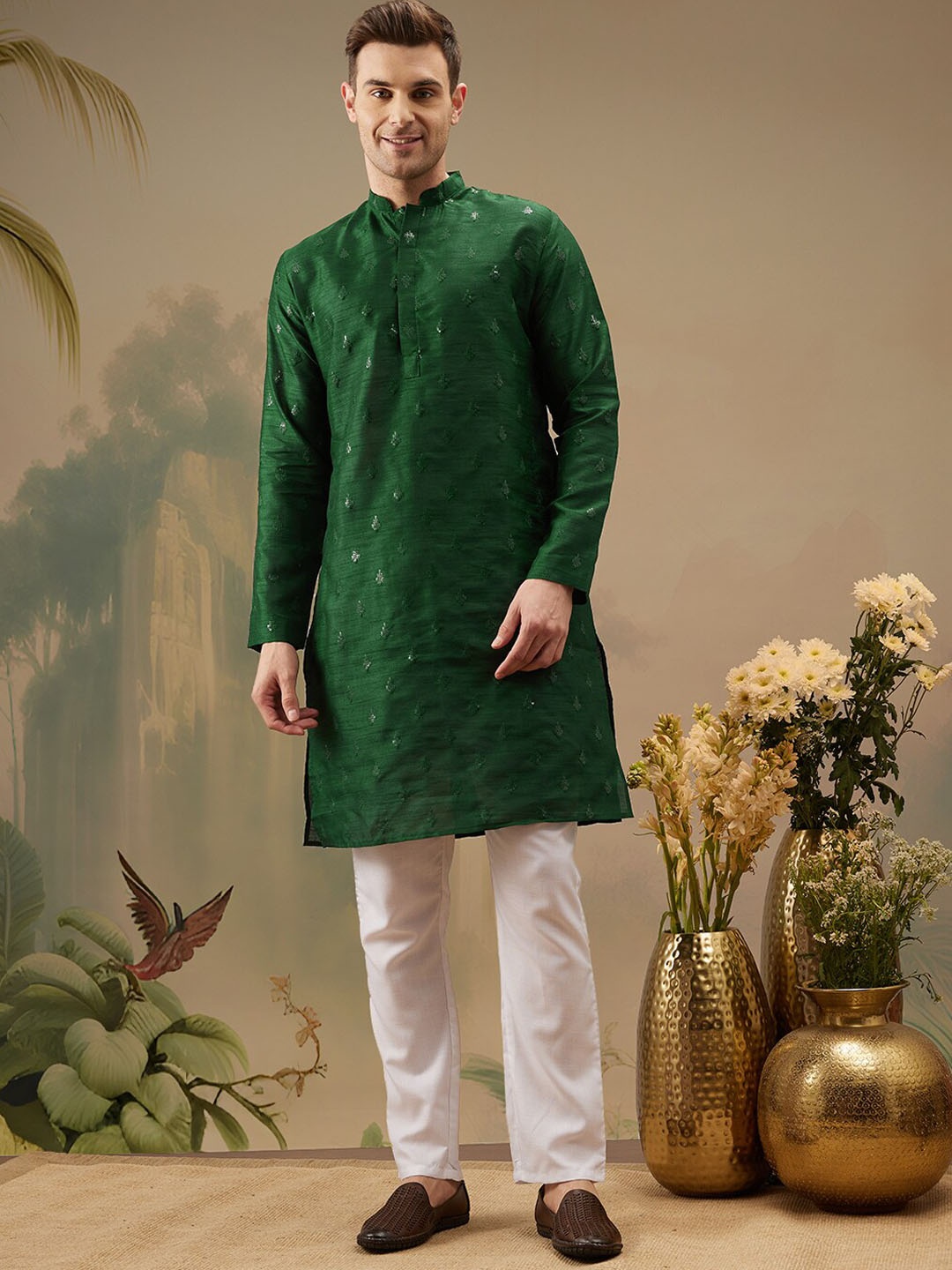 

Molly & Michel Geometric Embroidered Mandarin Collar Long Sleeves Sequinned Kurta, Green