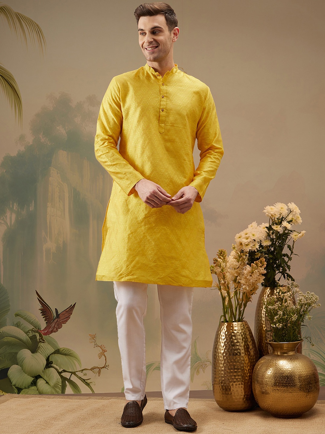 

Molly & Michel Ethnic Motifs Embroidered Mandarin Collar Straight Kurta, Yellow